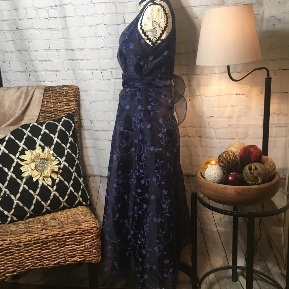Beautiful Kids sleeveless formal dress